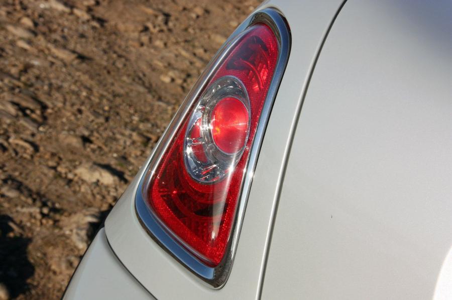  Mini Cooper S Cabrio 2012 года  (фото 44 из 51)